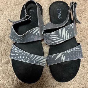 Toms sandals